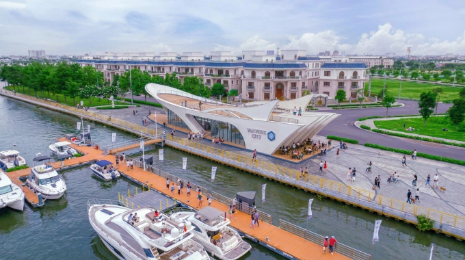 Bến du thuyền Marina Royal 